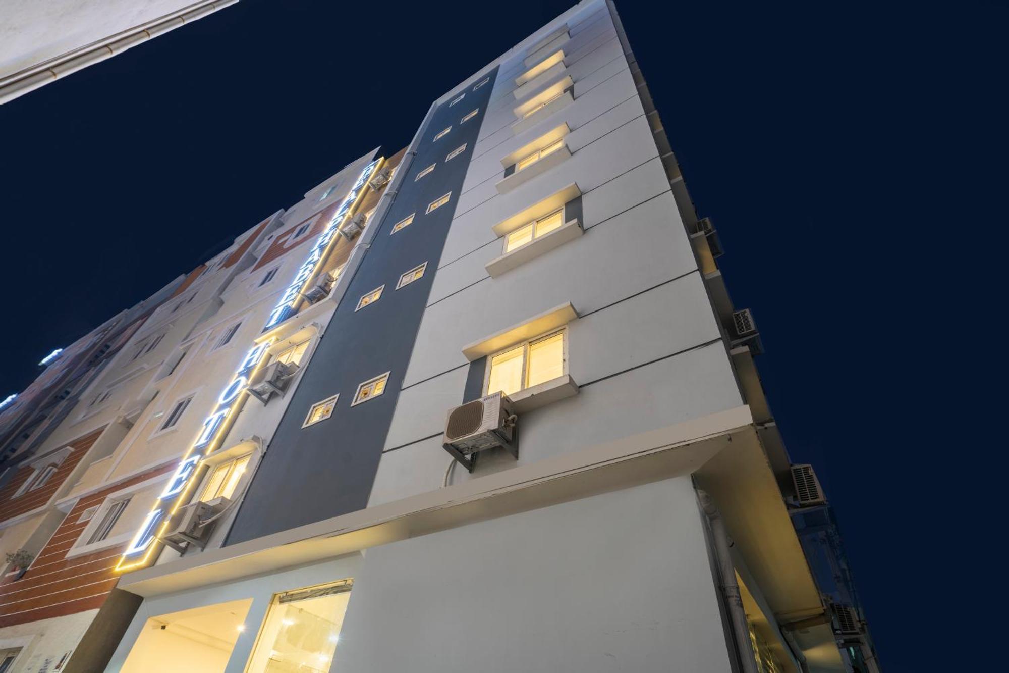 Treebo De Alphabet Gachibowli Hotel Hyderabad Exterior photo