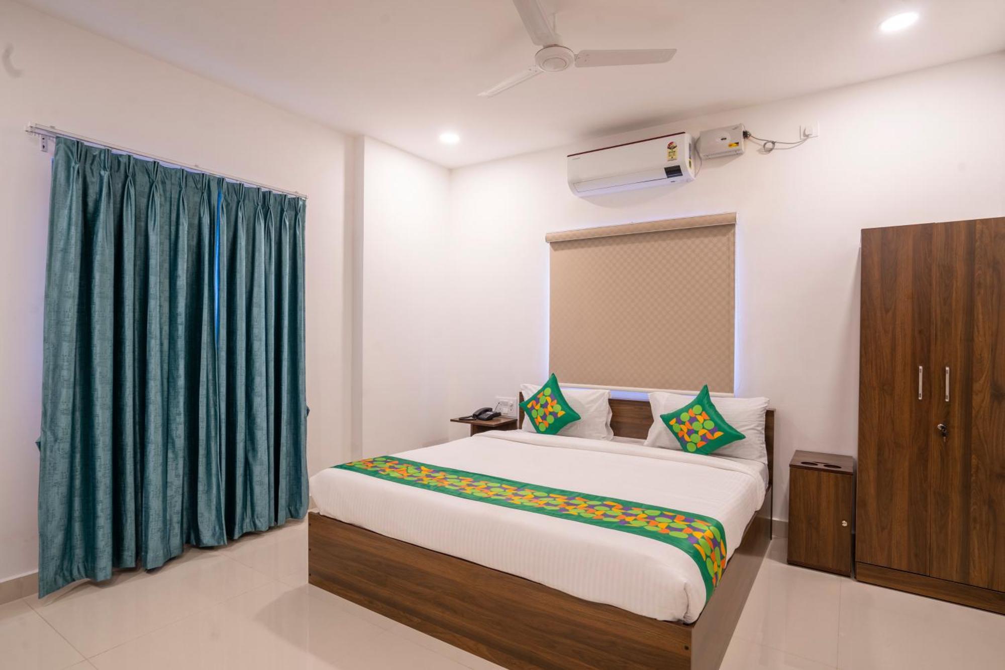Treebo De Alphabet Gachibowli Hotel Hyderabad Exterior photo